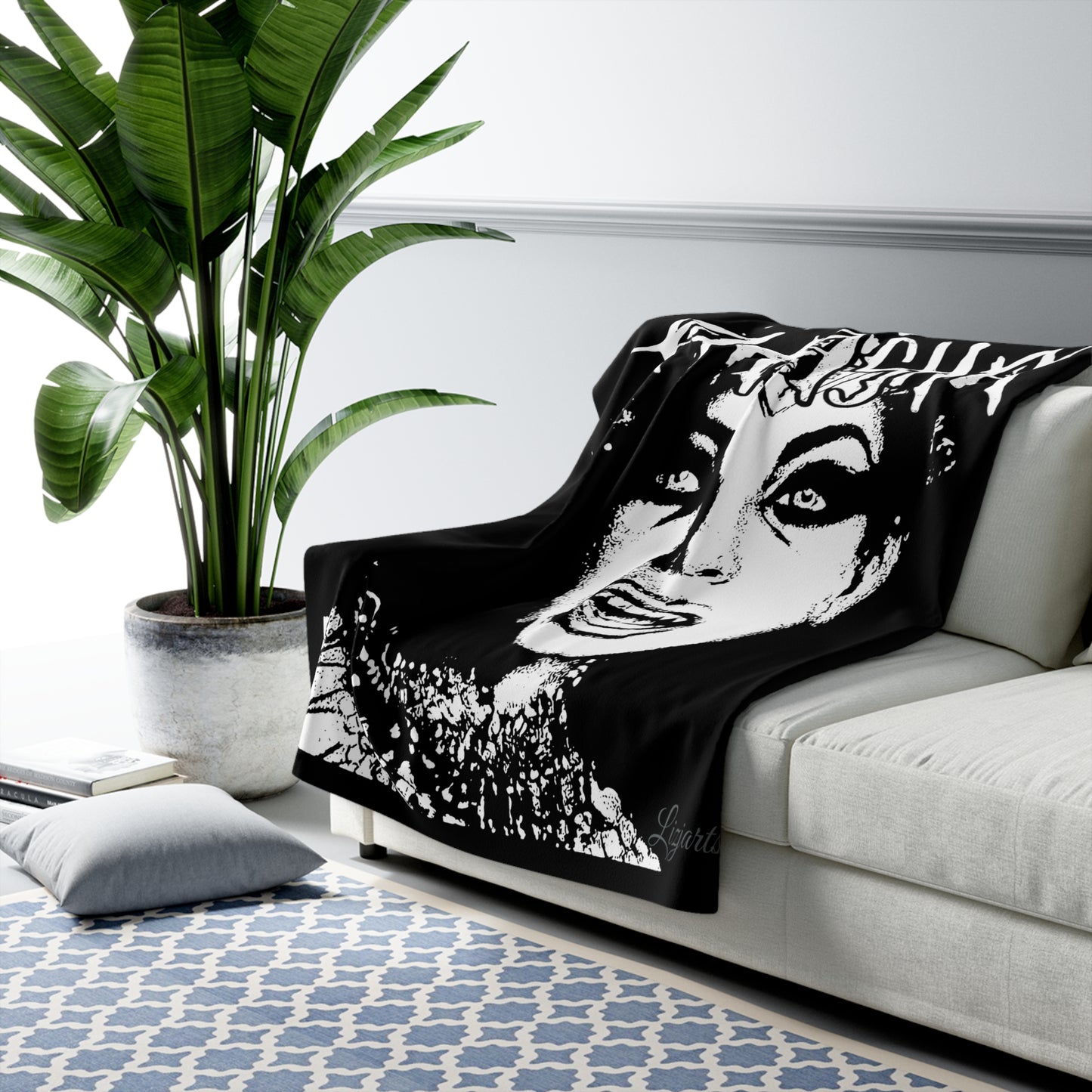 Akasha Fleece Blanket